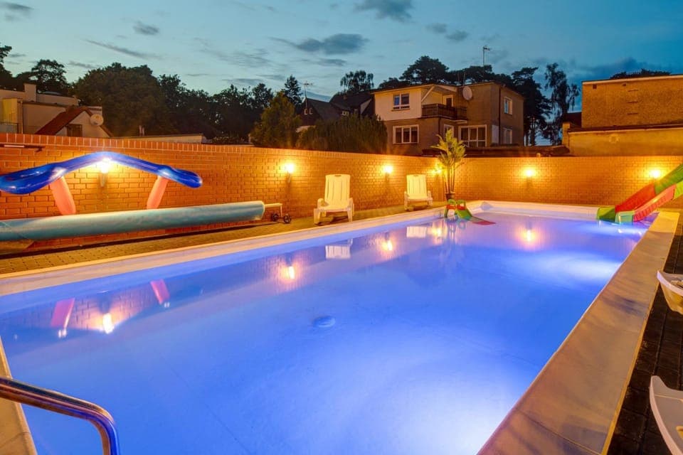 Property building, Swimming pool