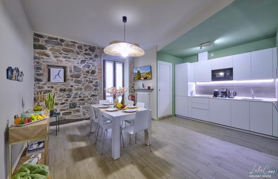 TV and multimedia, Kitchen or kitchenette, Dining area, City view, Quiet street view, dishwasher, internet, microwave, stove, air conditioner