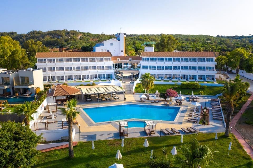 Property building, Day, Bird's eye view