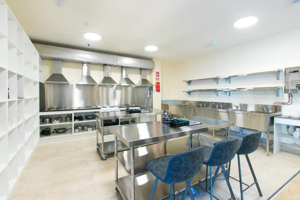 Kitchen or kitchenette