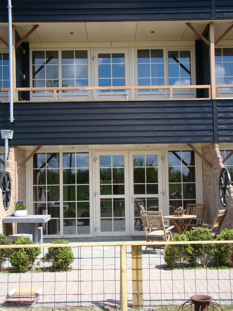 Facade/entrance, Balcony/Terrace