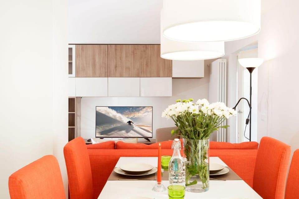 Kitchen or kitchenette, Living room, Seating area, Dining area