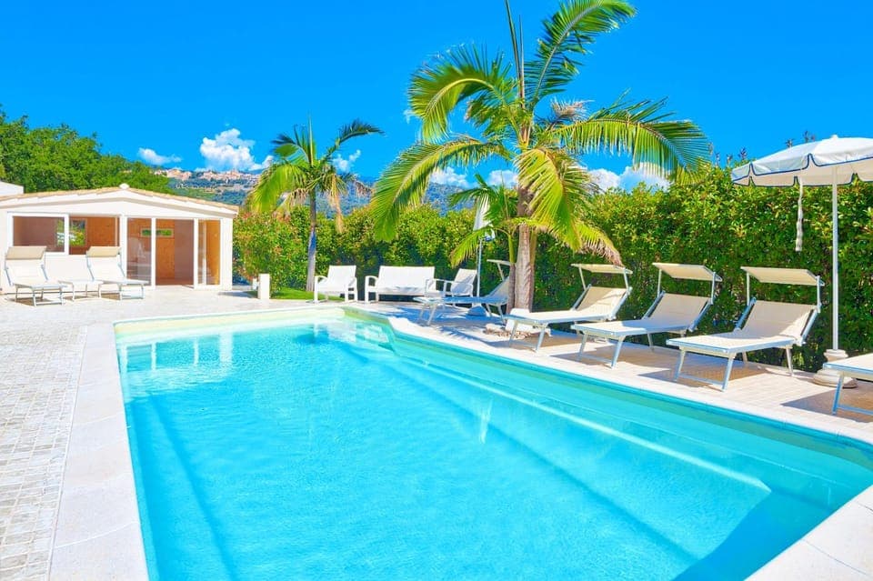 Swimming pool, Swimming pool