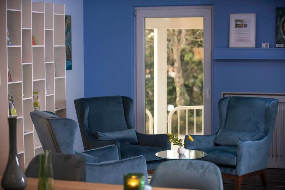 Lobby or reception, Seating area