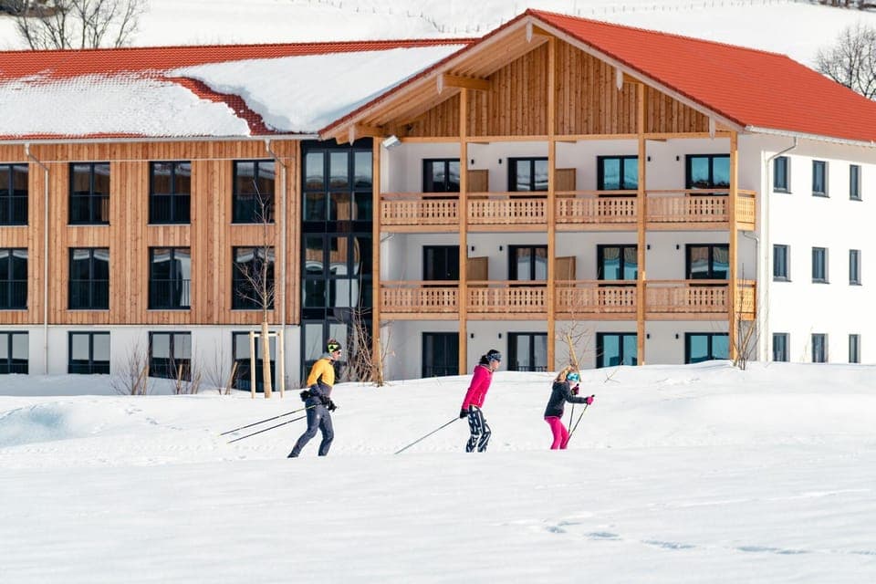 Property building, People, Activities, Winter, Skiing