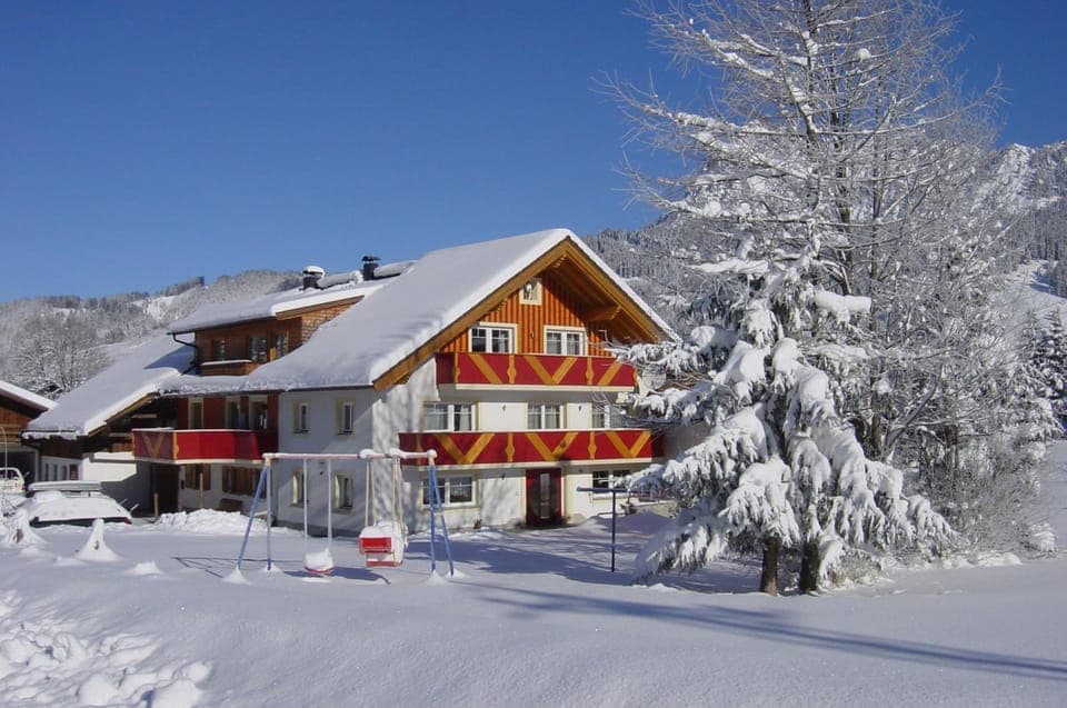 Property building, Facade/entrance, Winter