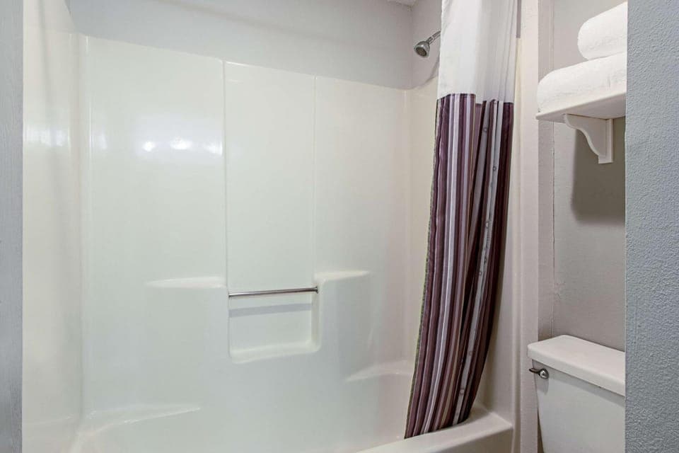 Bathroom, Photo of the whole room, On site