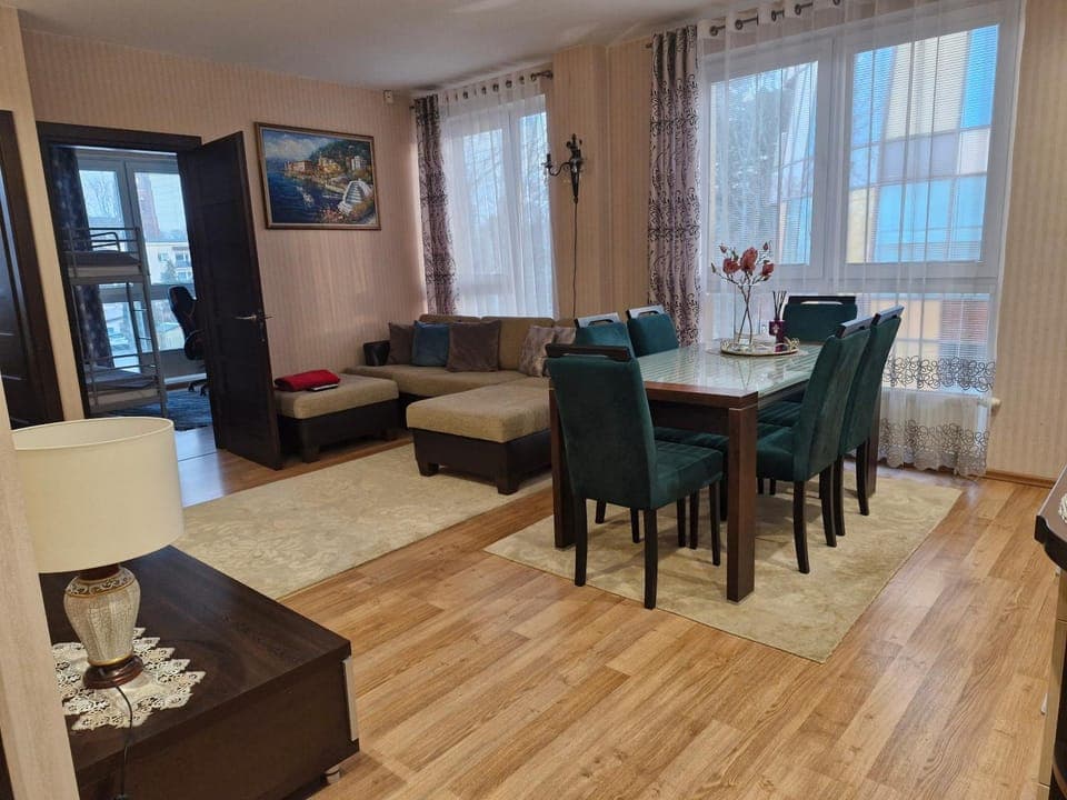 Communal lounge/ TV room