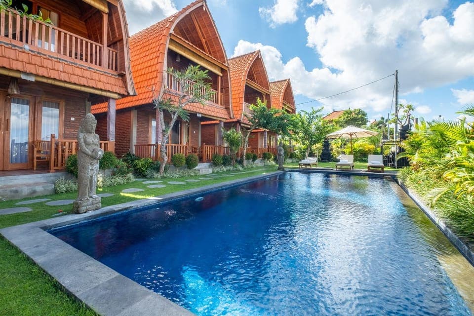 Swimming pool, Swimming pool