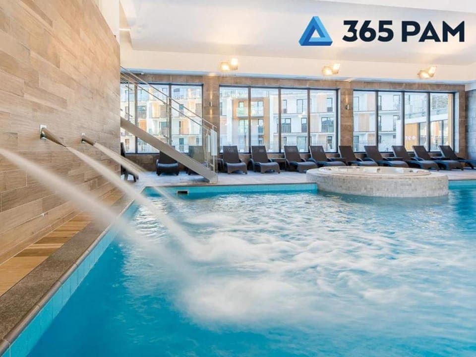 Pool view, Swimming pool, sunbed