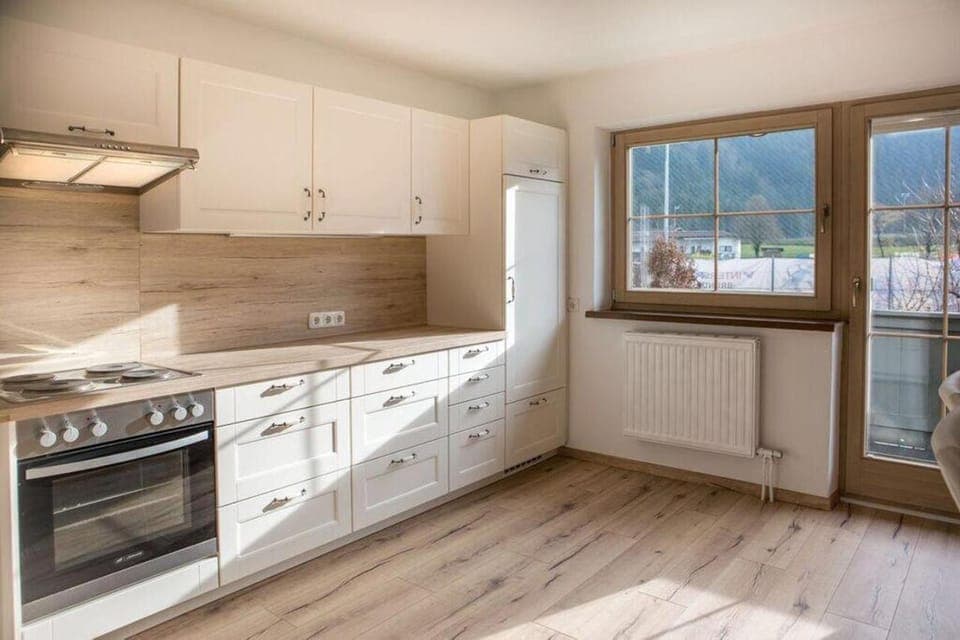 Kitchen or kitchenette, Communal kitchen