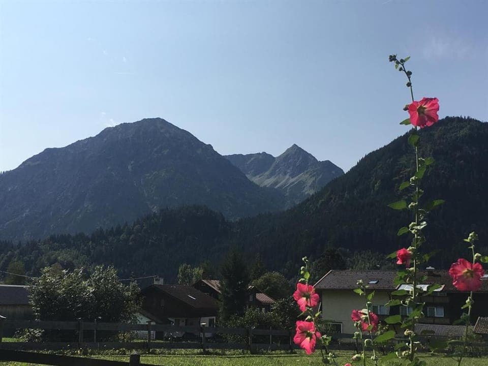 Nearby landmark, Natural landscape, Mountain view