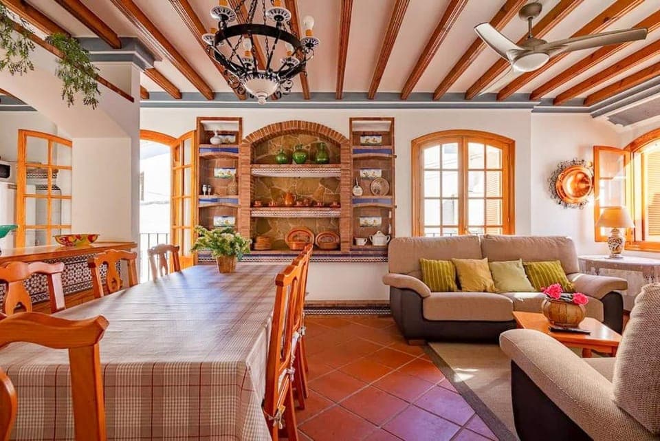 Living room, Photo of the whole room, fireplace