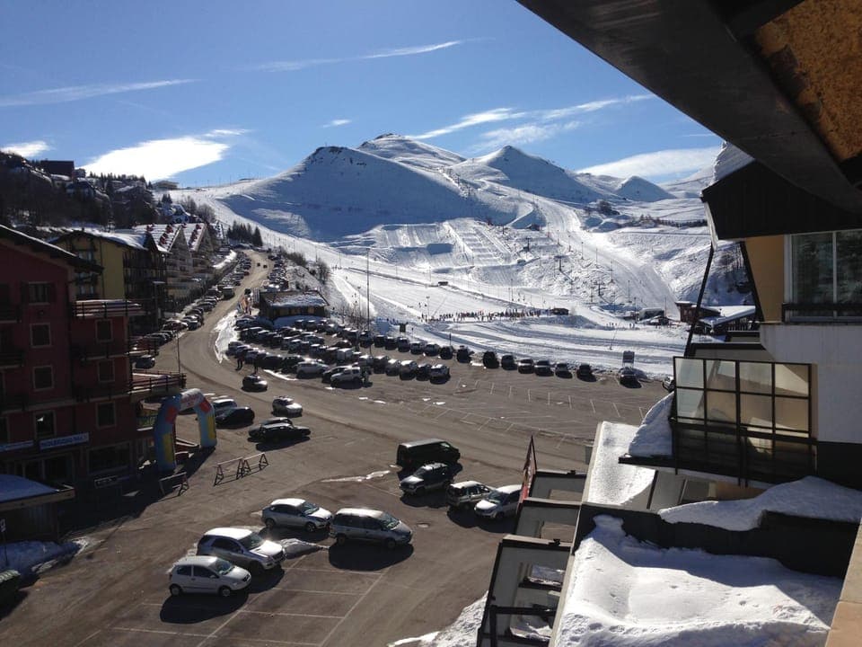 Neighbourhood, Winter