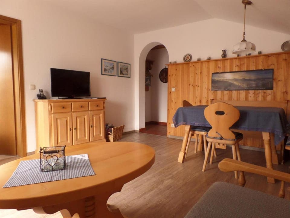 TV and multimedia, Living room, Dining area