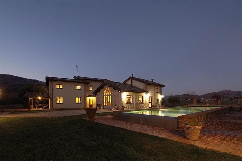 Property building, Restaurant/places to eat