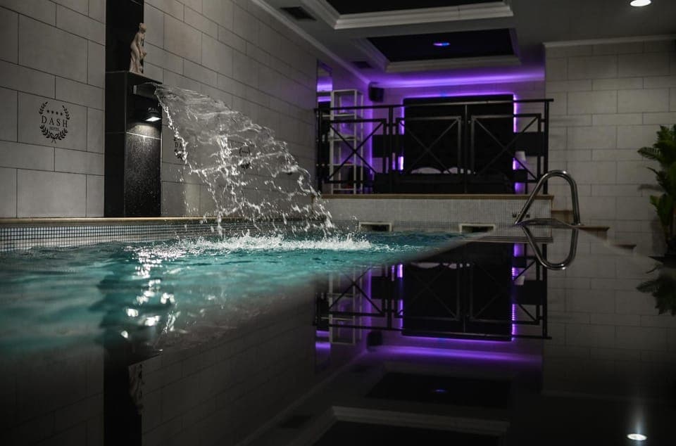 Massage, Spa and wellness centre/facilities, Swimming pool