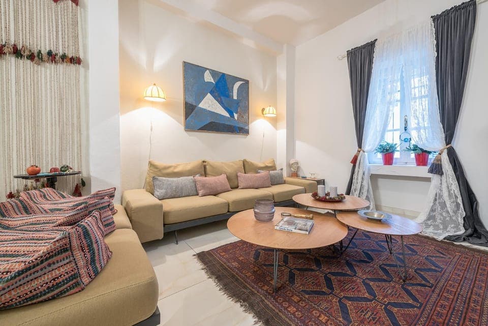 Living room, Seating area