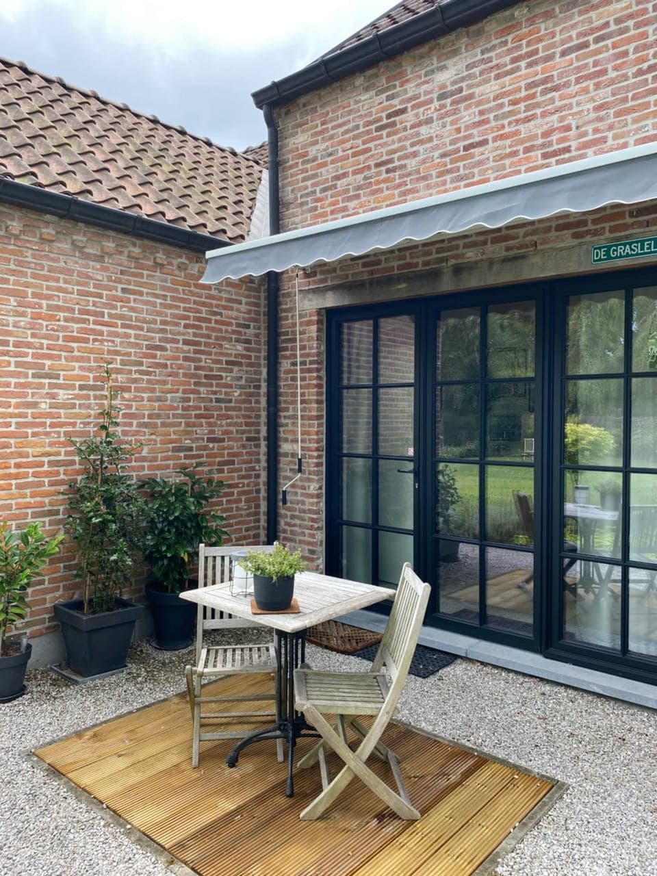 Facade/entrance, Balcony/Terrace