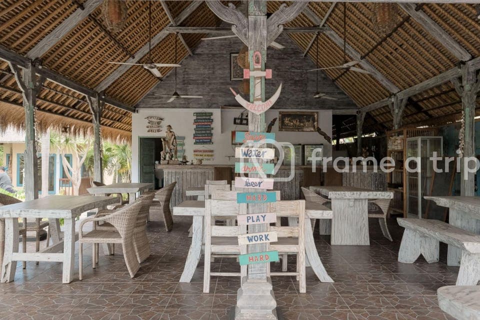 Seating area, Dining area