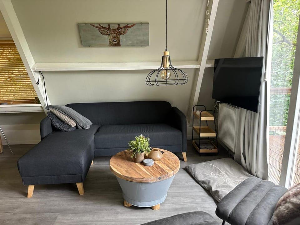 TV and multimedia, Living room, Seating area