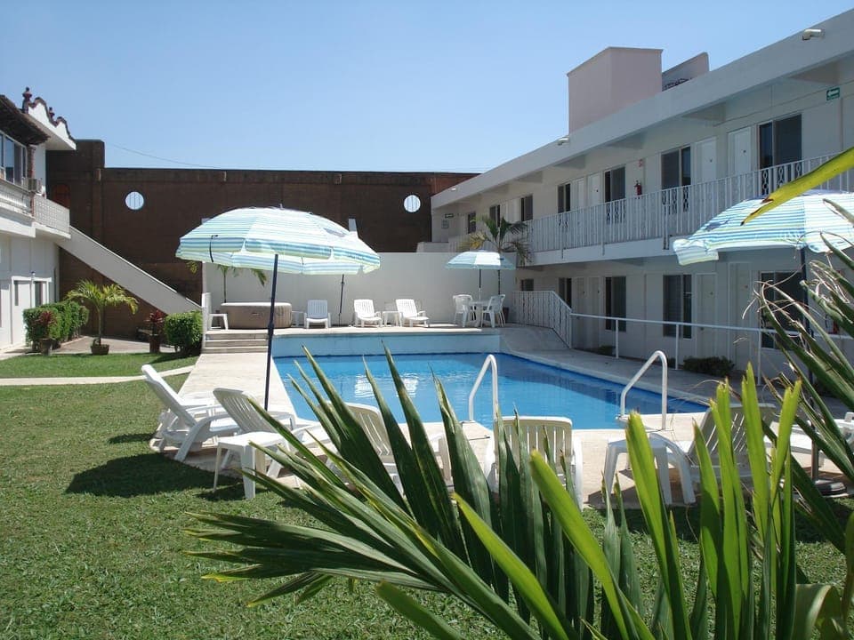 Property building, Swimming pool, Swimming pool