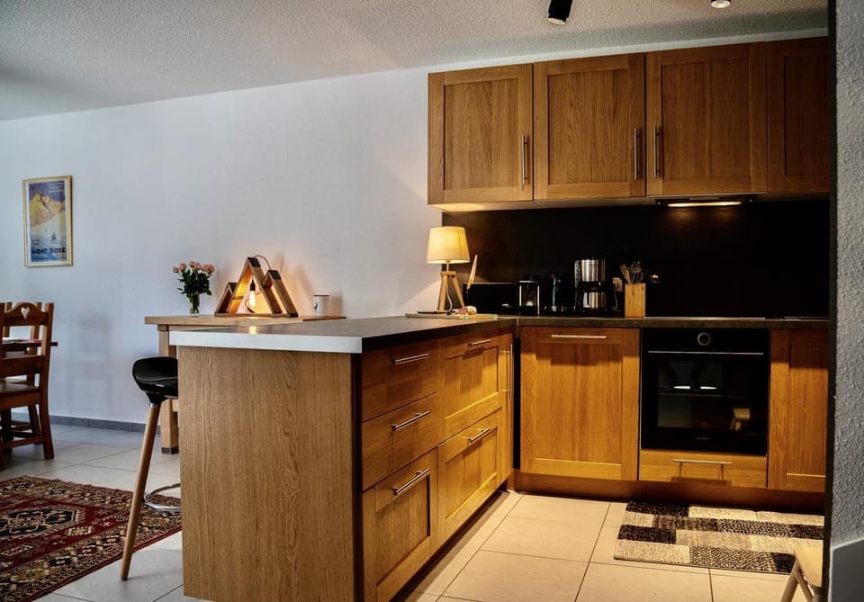 Kitchen or kitchenette, Communal kitchen