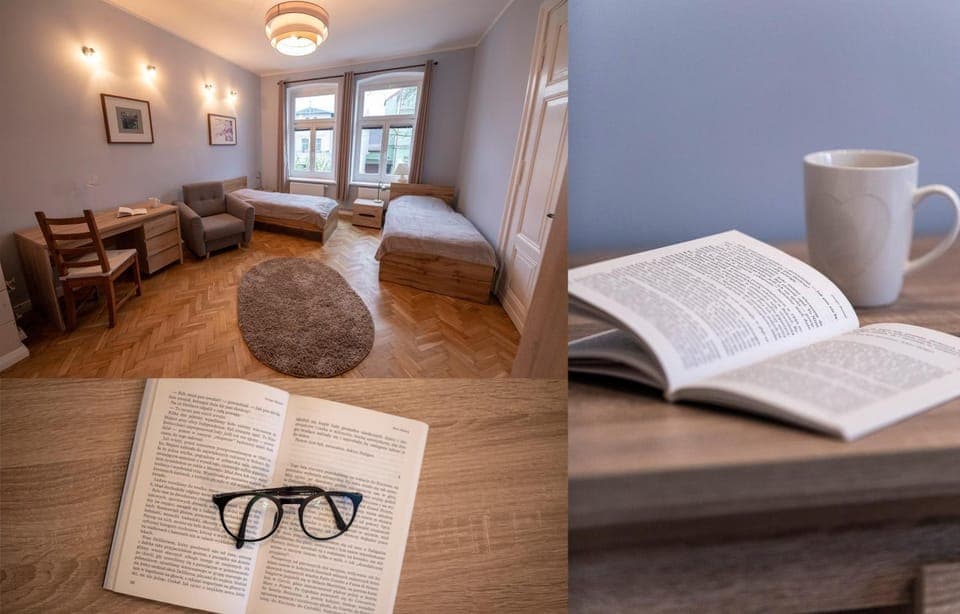 Seating area, Bedroom