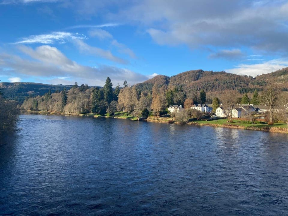 Neighbourhood, Natural landscape, River view