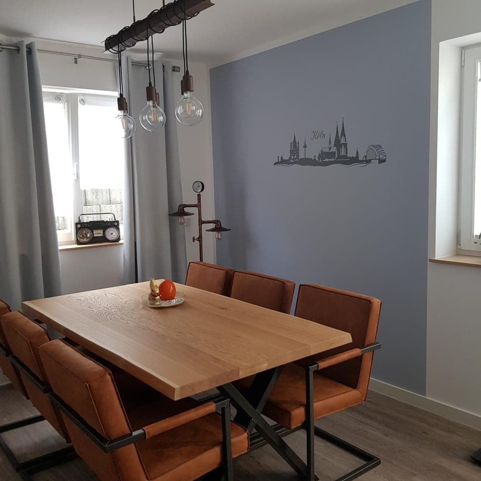 Photo of the whole room, Seating area, Dining area