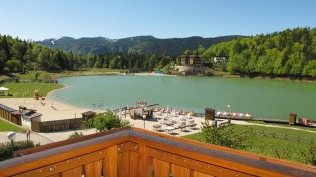 Balcony/Terrace, Beach, Lake view, Mountain view