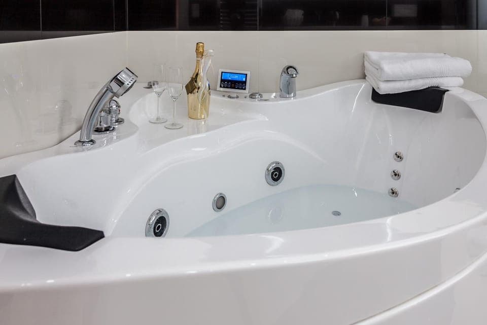 Bathroom, Spa and wellness centre/facilities