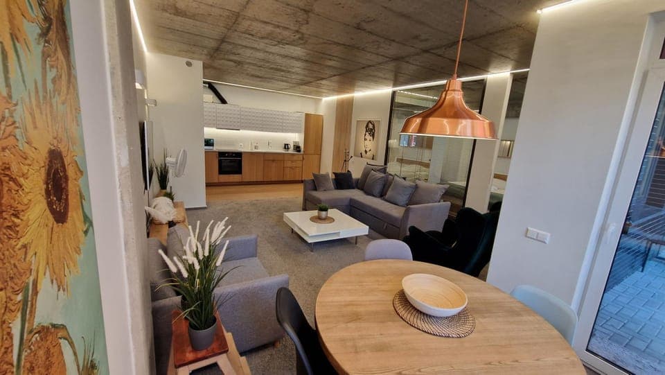 Living room, Dining area, kitchen