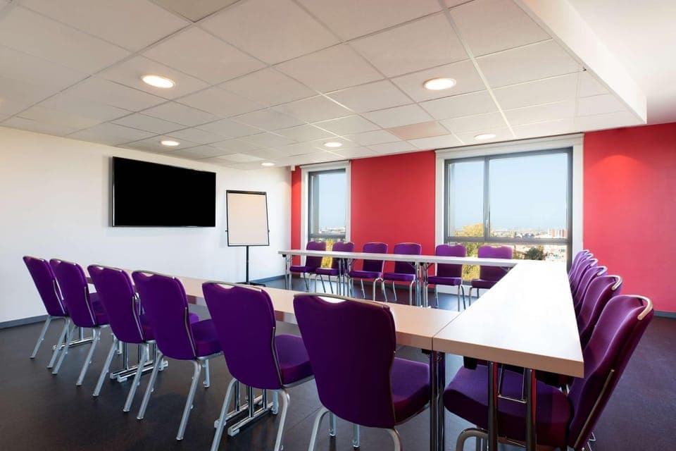 Meeting/conference room