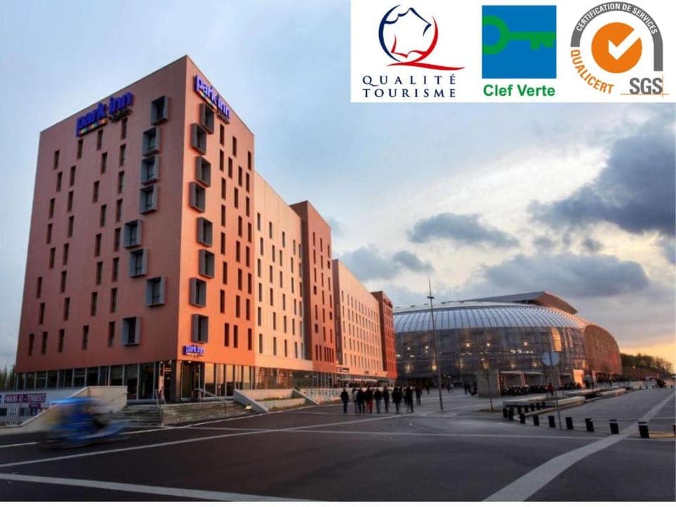 Property building, Nearby landmark, Property logo or sign, Neighbourhood