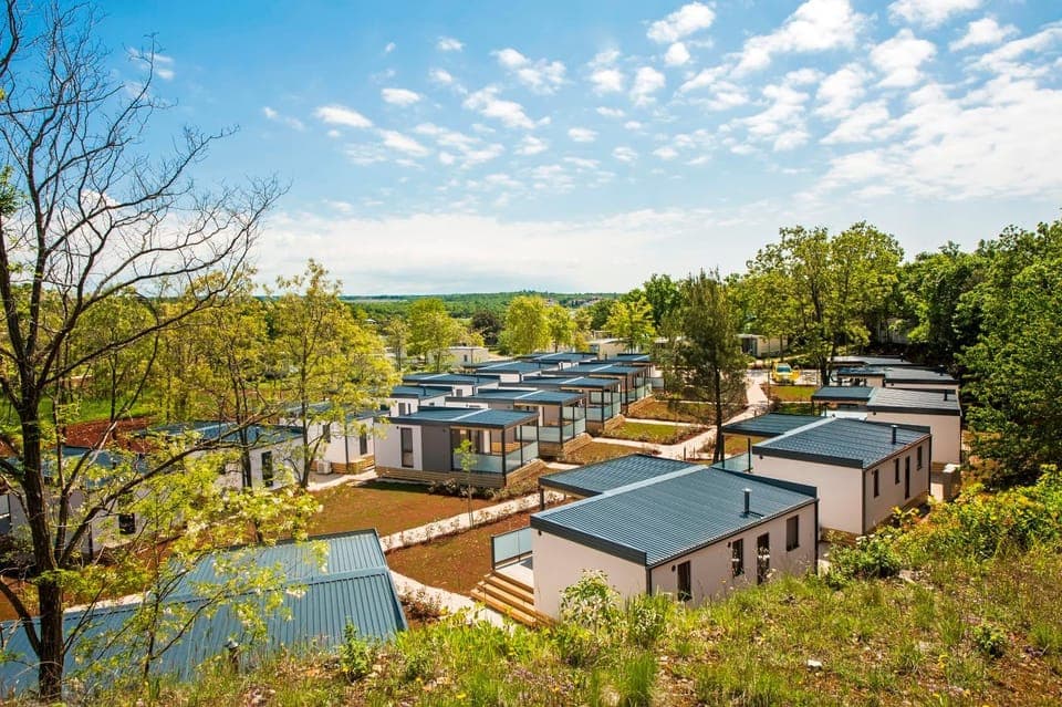 Restaurant/places to eat, Bird's eye view