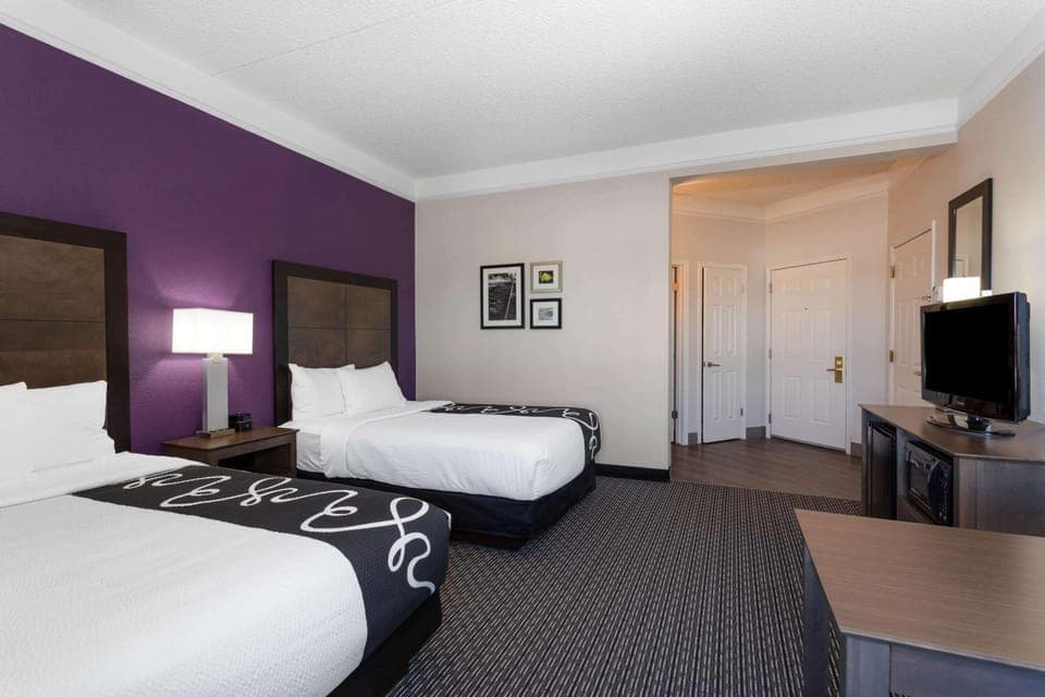 Bed, Photo of the whole room, Bedroom, On site