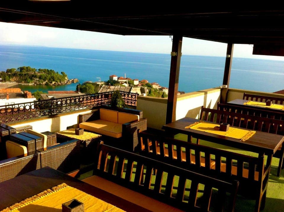 Restaurant/places to eat, Balcony/Terrace, Beach, Certificate/Award