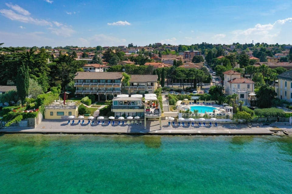 Property building, Neighbourhood, Bird's eye view