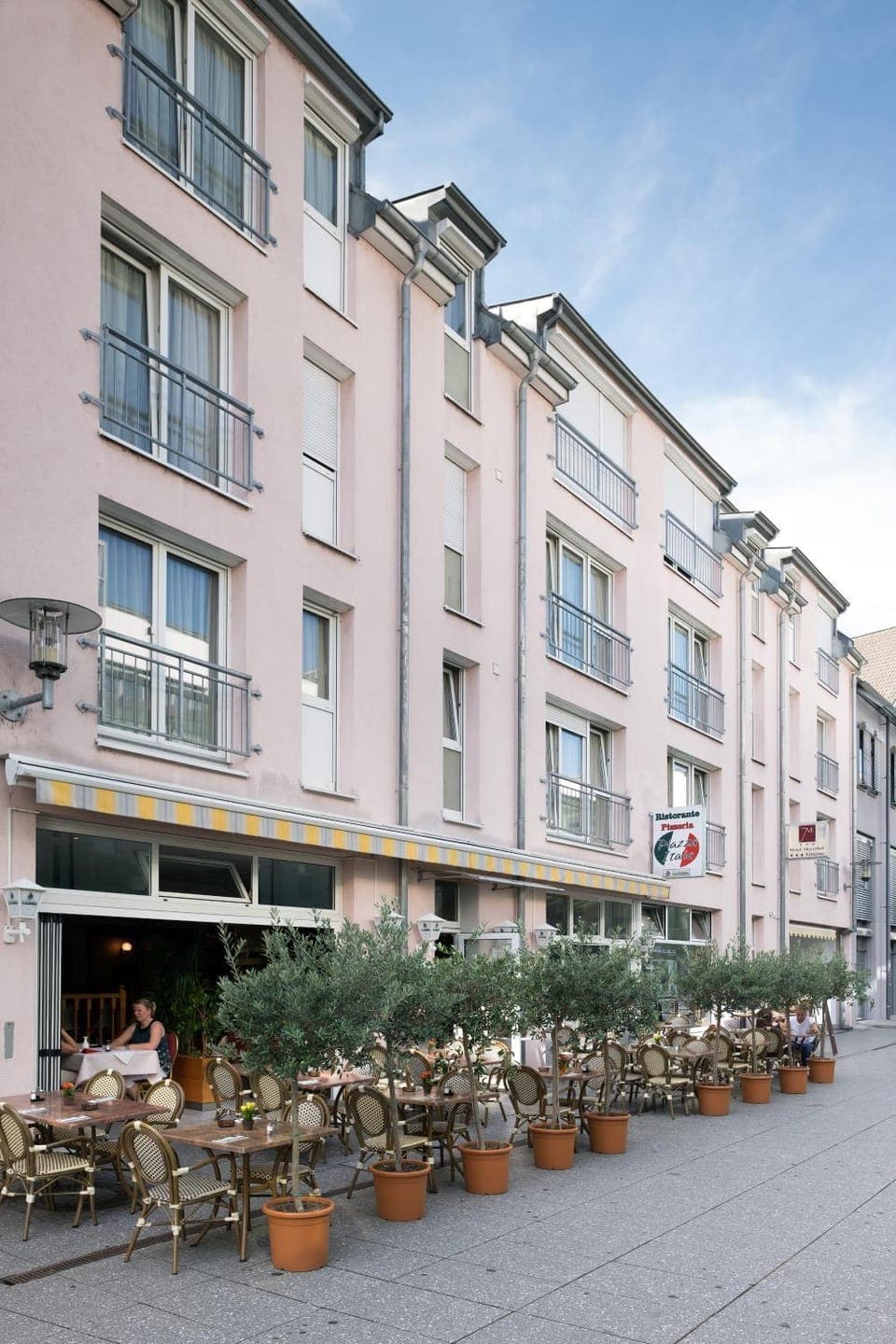 Property building, Restaurant/places to eat