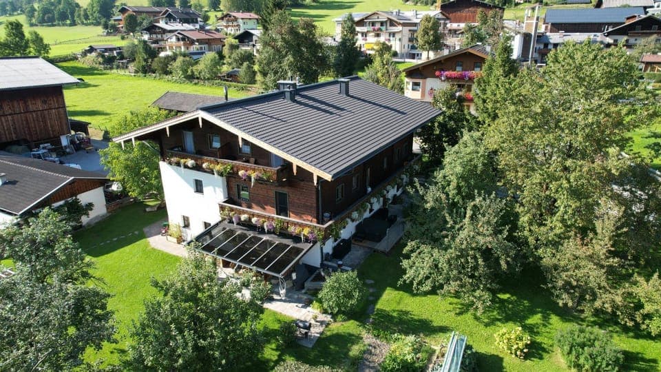 Property building, Day, Bird's eye view, Garden, Garden view