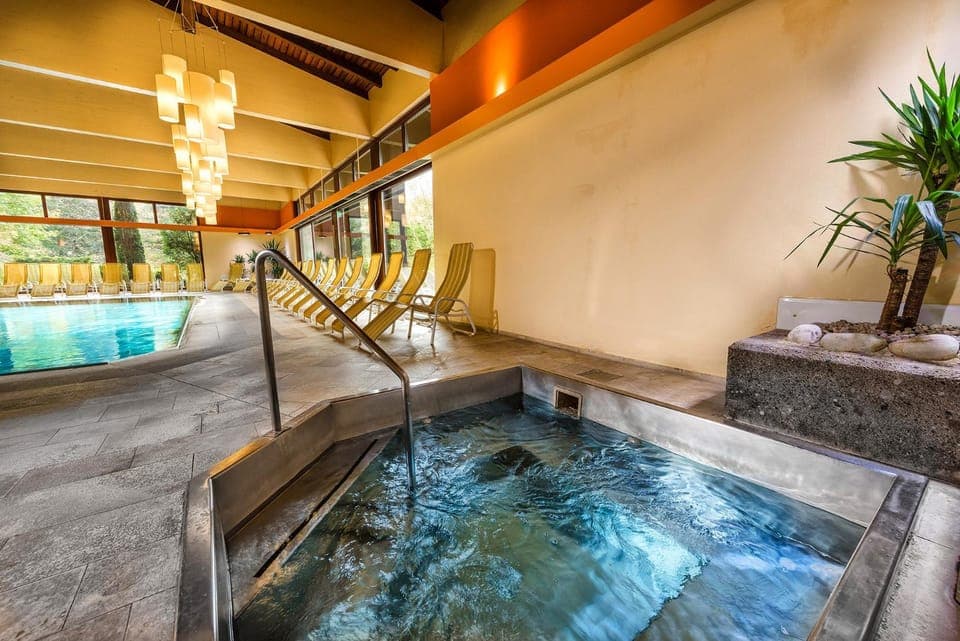 Hot Tub, Swimming pool