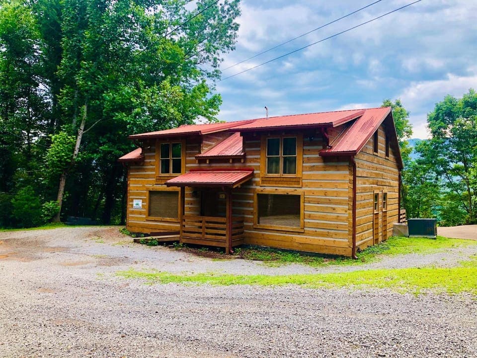 Lodge at Bradley Mtn Chalet in Sevier County