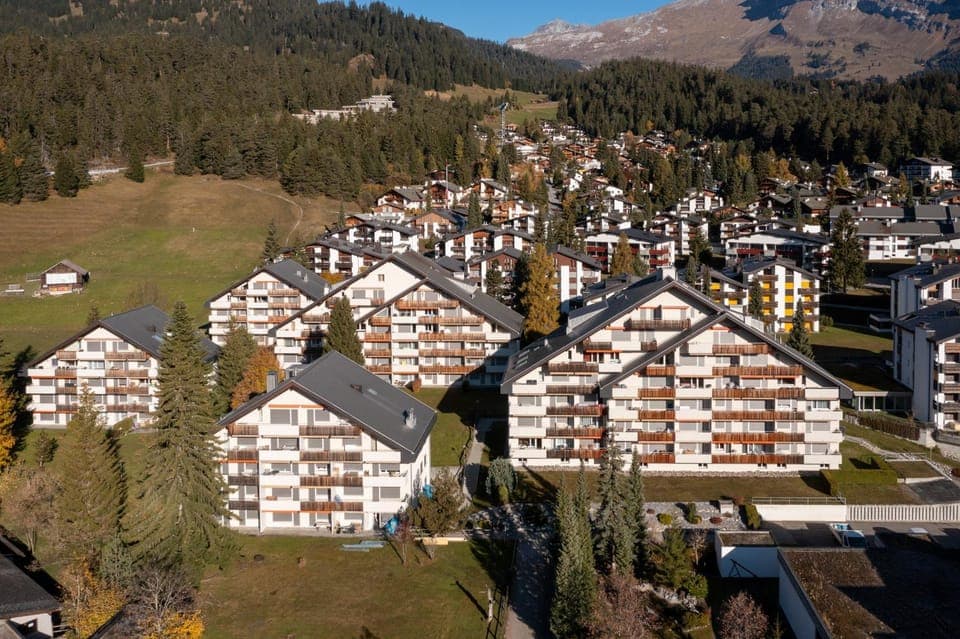 Property building, Facade/entrance, Off site