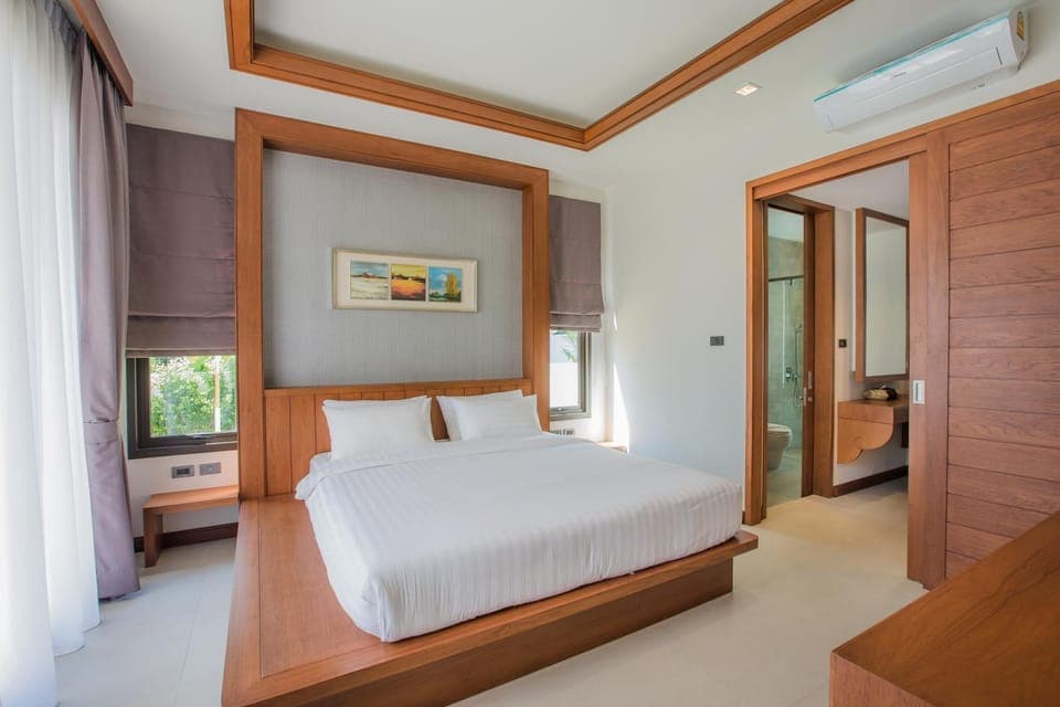 Shower, Bathroom, Balcony/Terrace, Bedroom, Garden view, Pool view