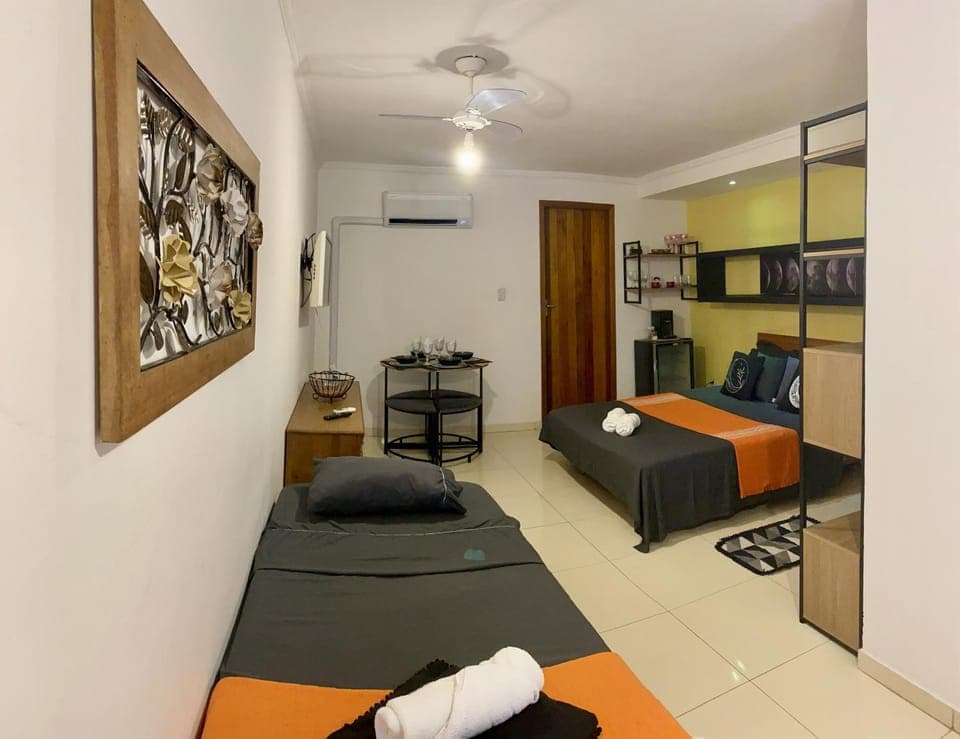 Bed, TV and multimedia, Coffee/tea facilities, Photo of the whole room, Bedroom, Dinner, flat iron, locker, minibar, air conditioner