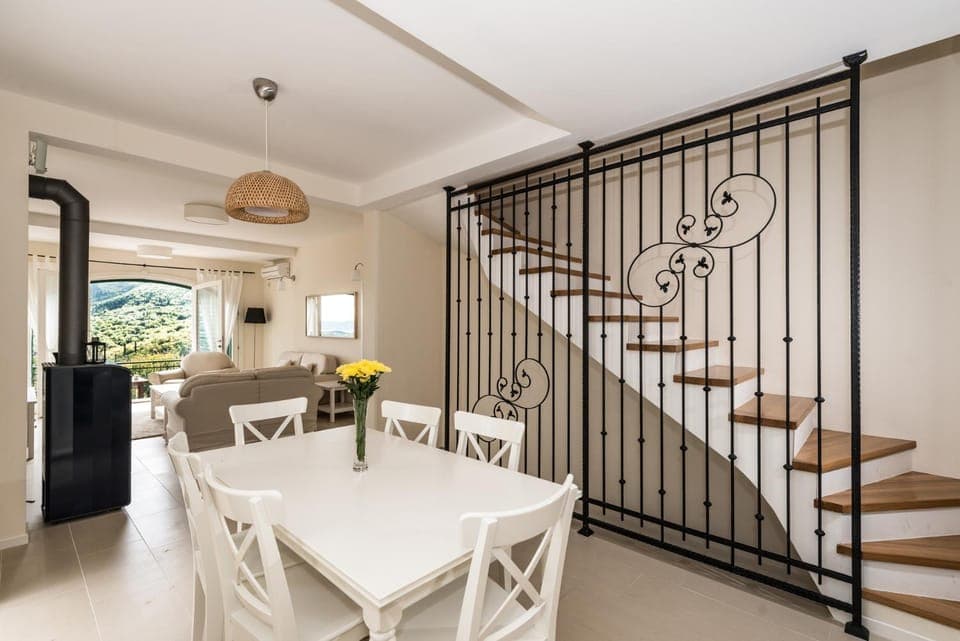 Kitchen or kitchenette, Living room, air conditioner