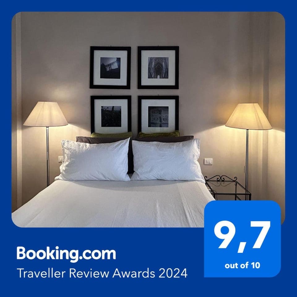 Photo of the whole room, Bedroom, Certificate/Award