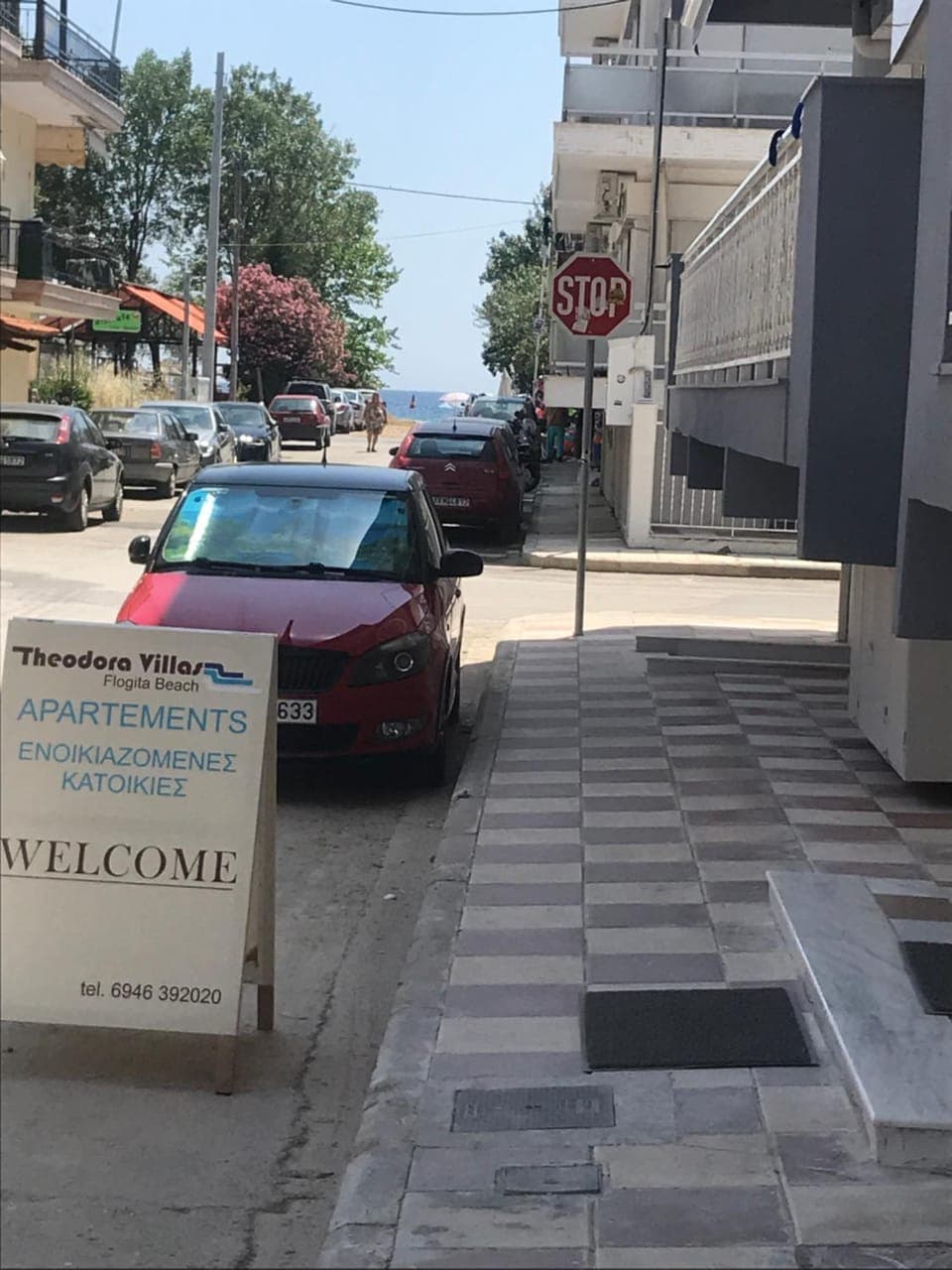 Neighbourhood, Location