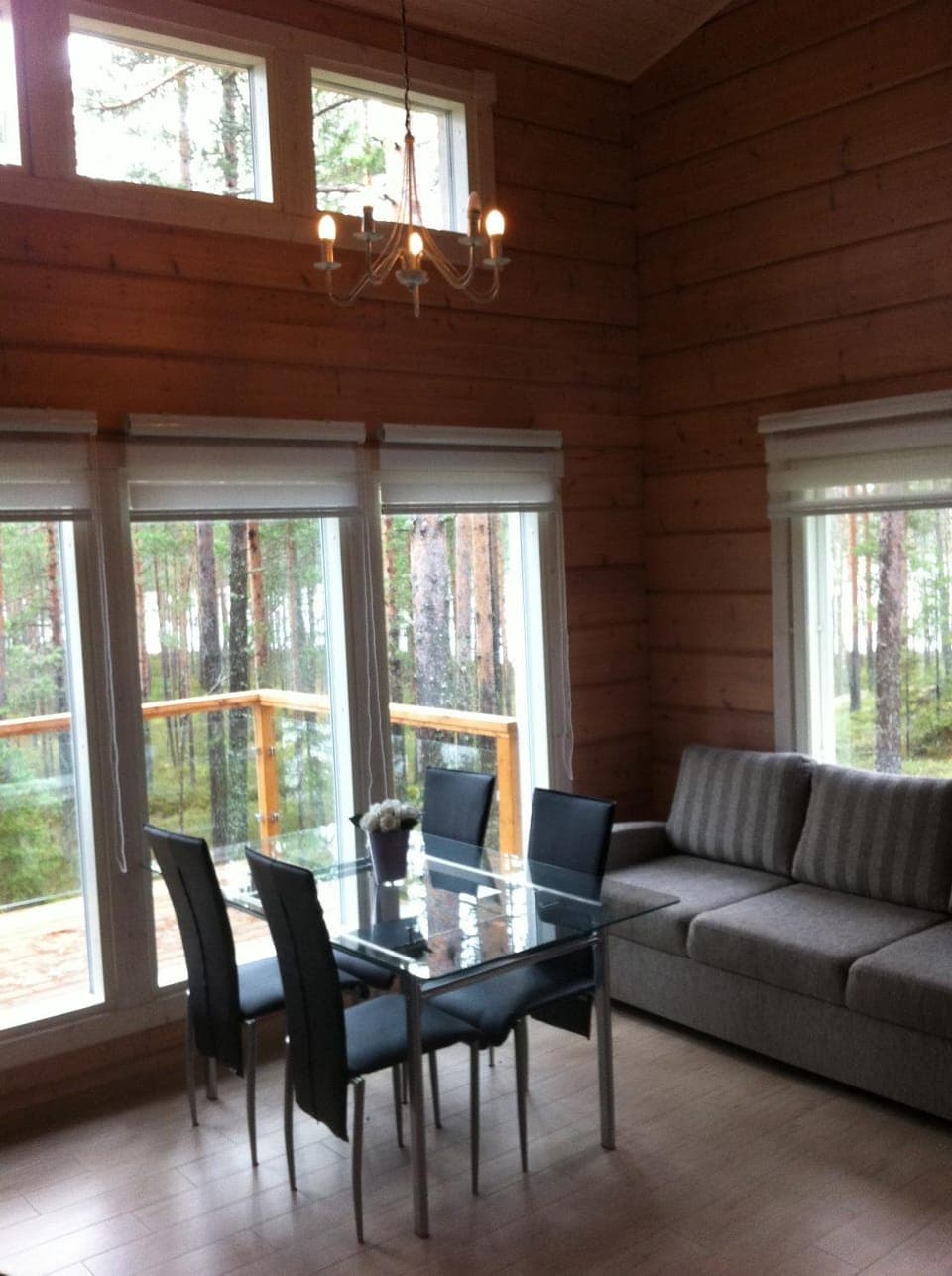 Day, Dining area